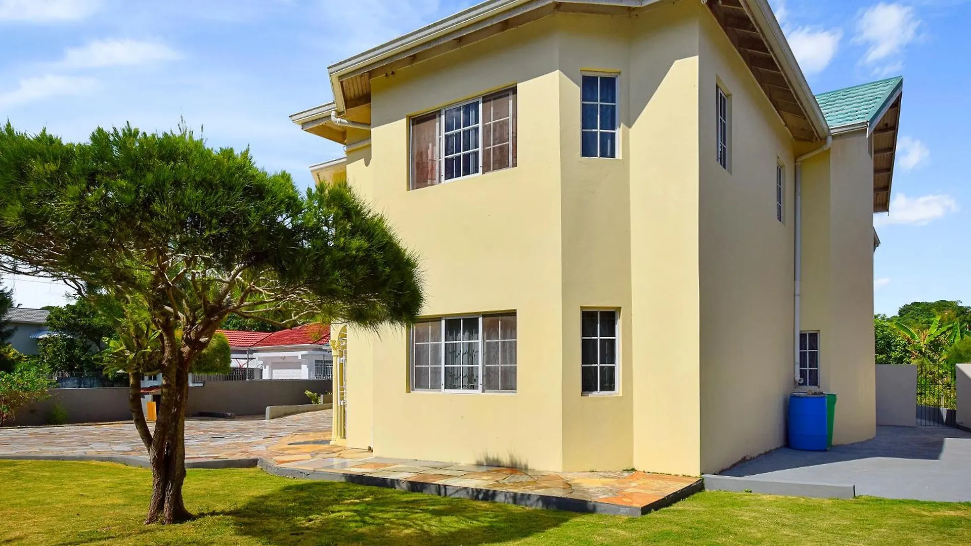 Harriott Heights Apartment Mandeville